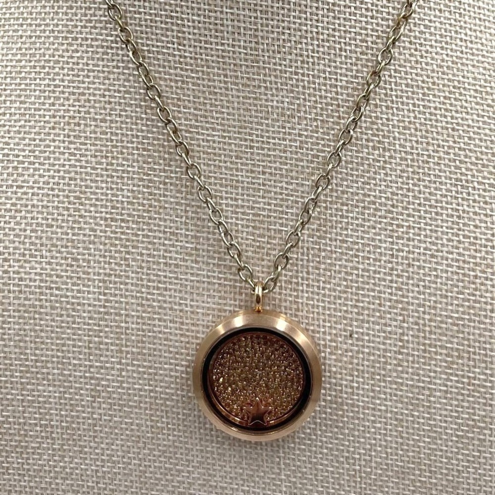 Vintage Style Living‎ Locket Necklace Floating Charms Glass Memory Locket Silver